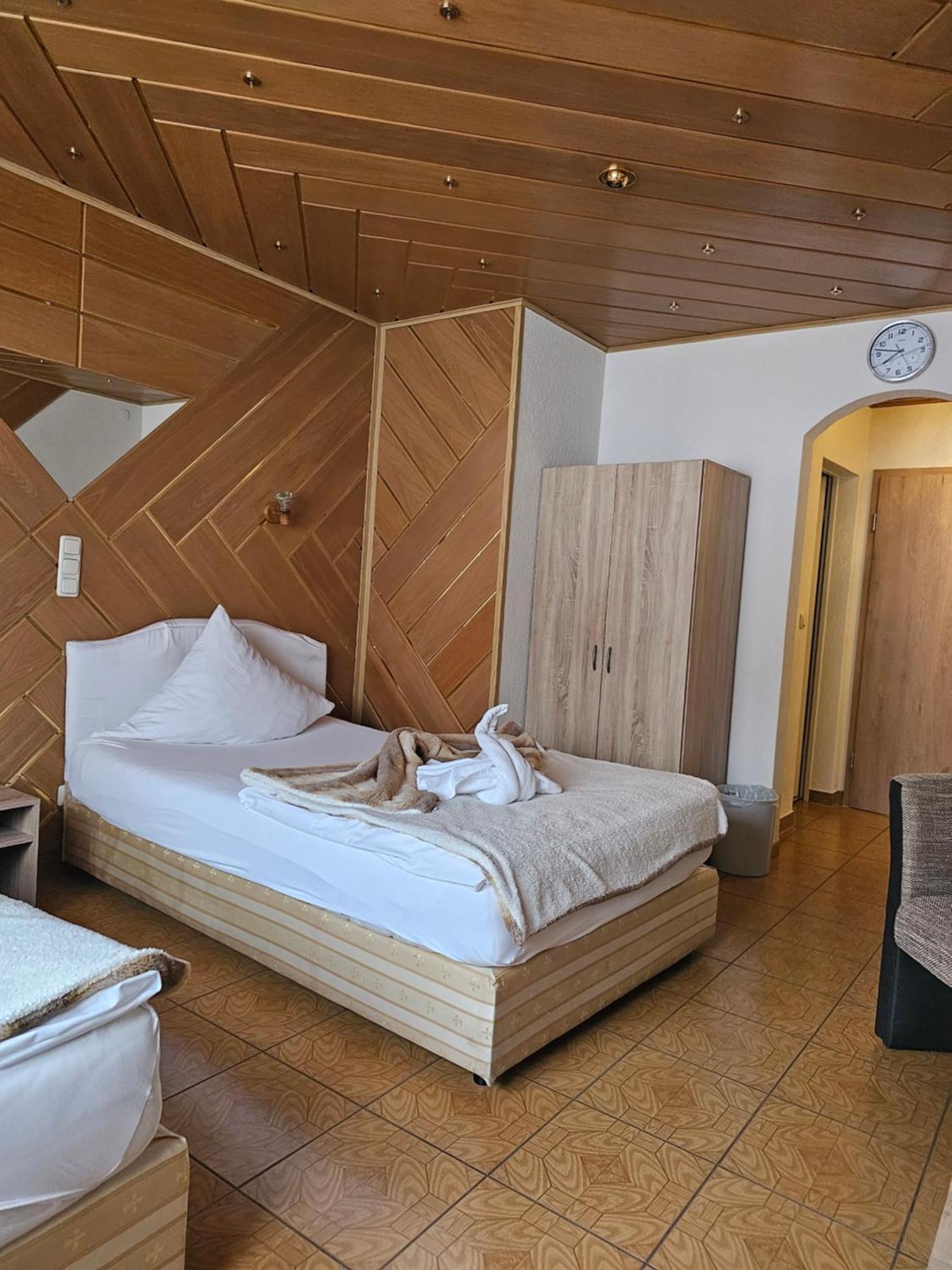 Hotel Tenne Viernheim Eksteriør bilde